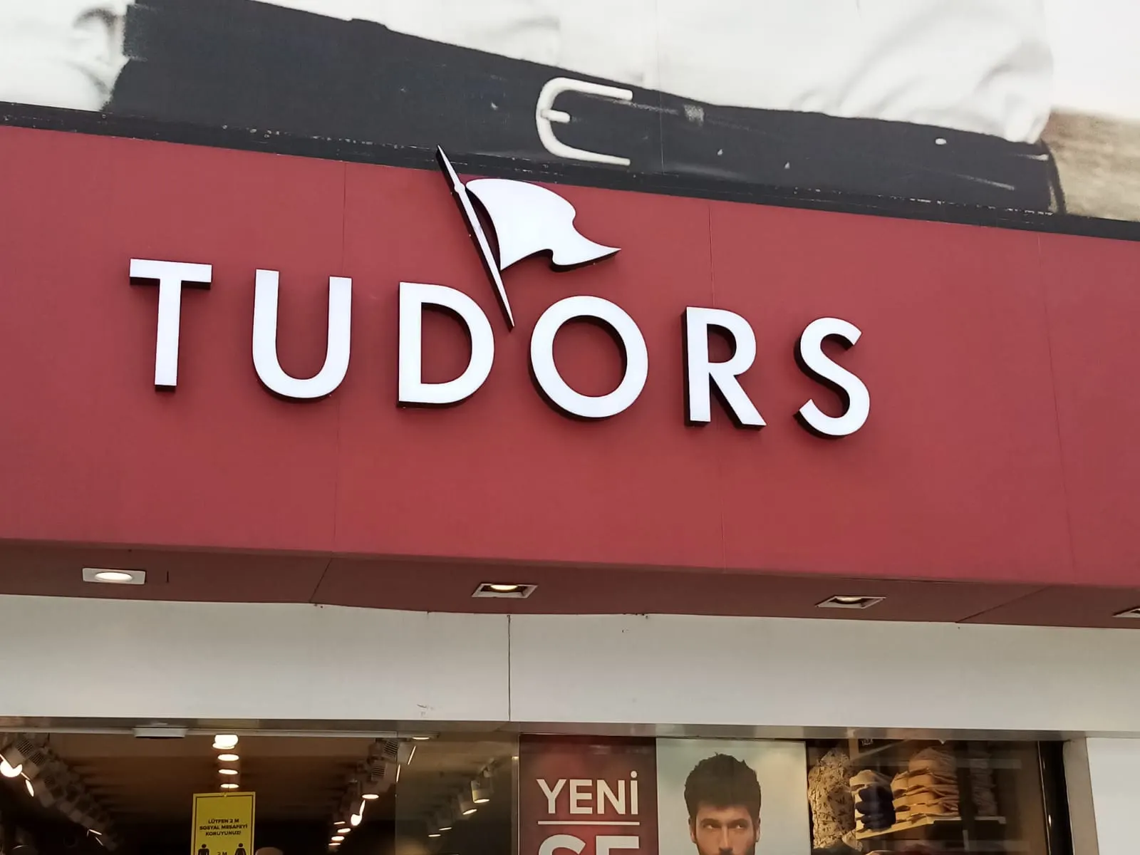 TUDORS GÖMLEK KRALLIĞI